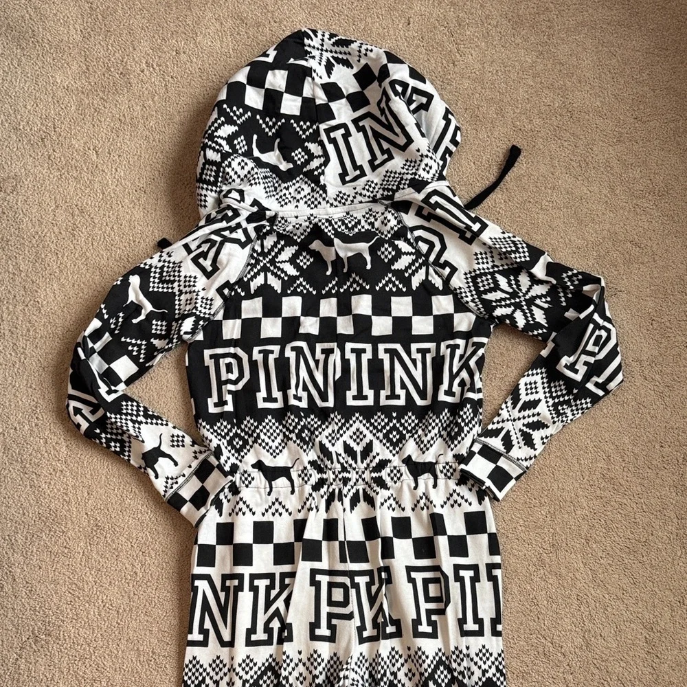NWT Victoria’s Secret PINK Logo Sherpa Women’s Onesie Pajama - Picture 9 of 10